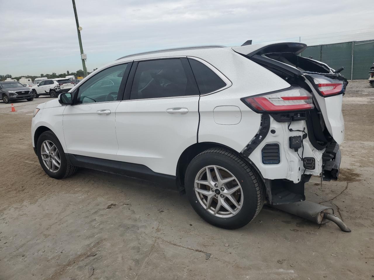 2023 Ford Edge - Image 2