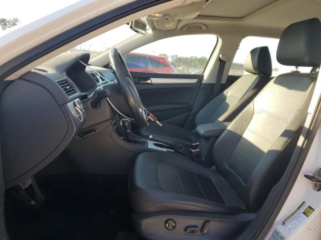 Седаны VOLKSWAGEN PASSAT 2013 Белы