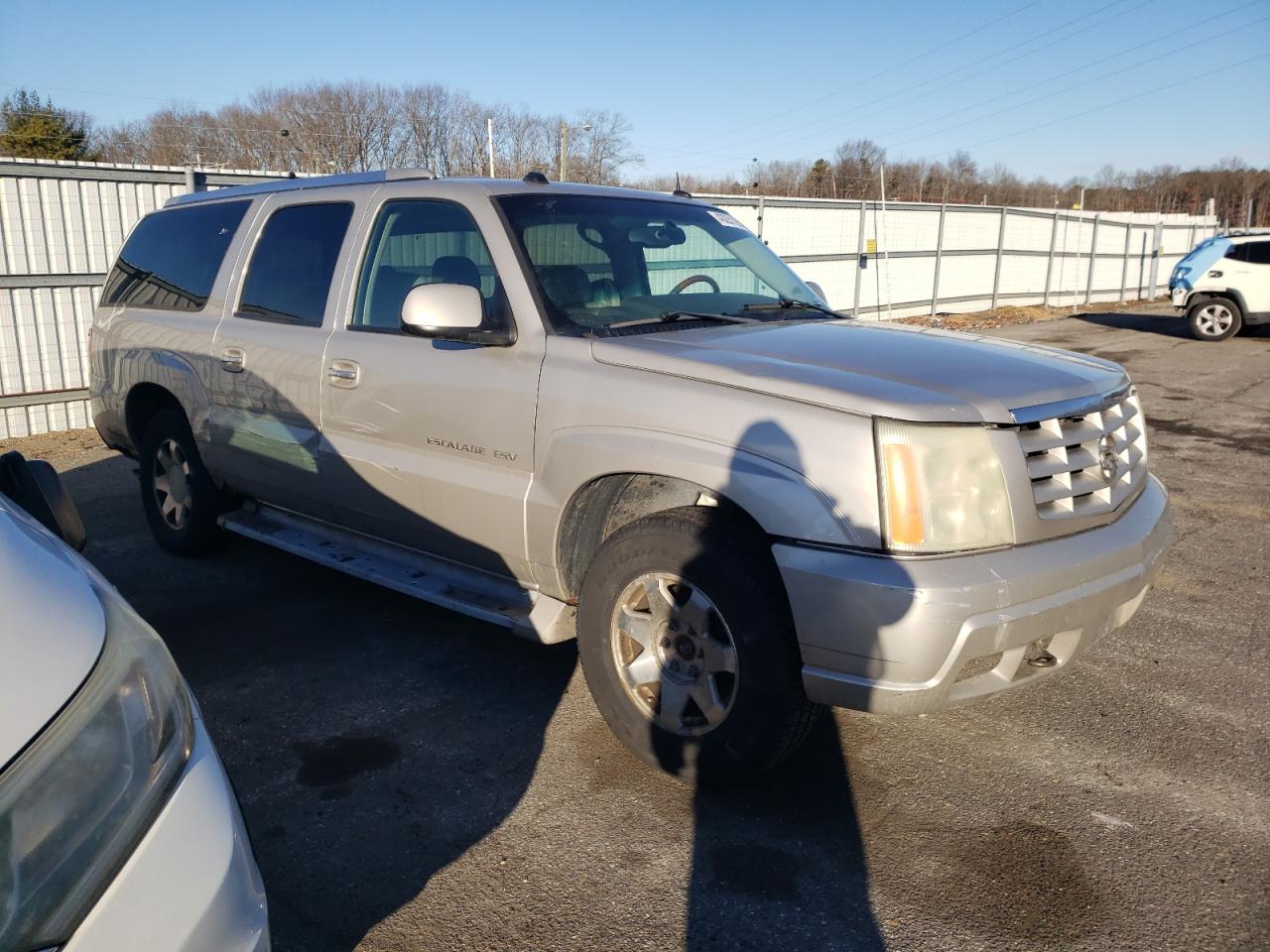 2004 Cadillac Escalade - Image 4