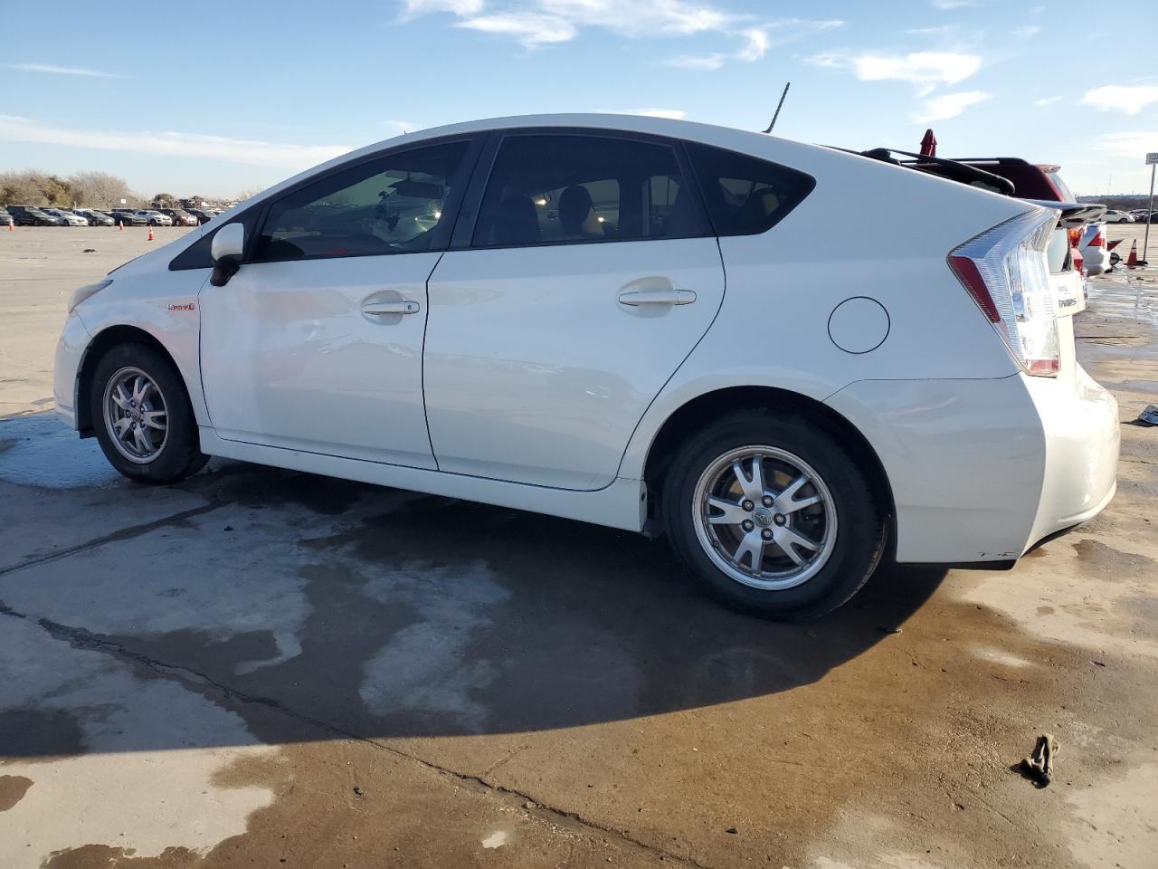 2010 Toyota Prius - Image 2