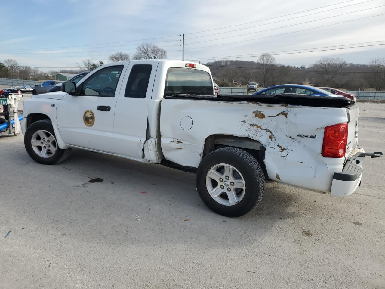 2010 Dodge Dakota - Image 2