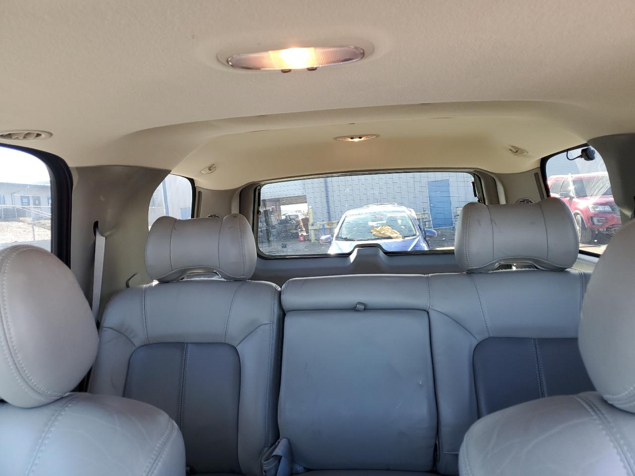 2001 GMC Yukon - Image 10