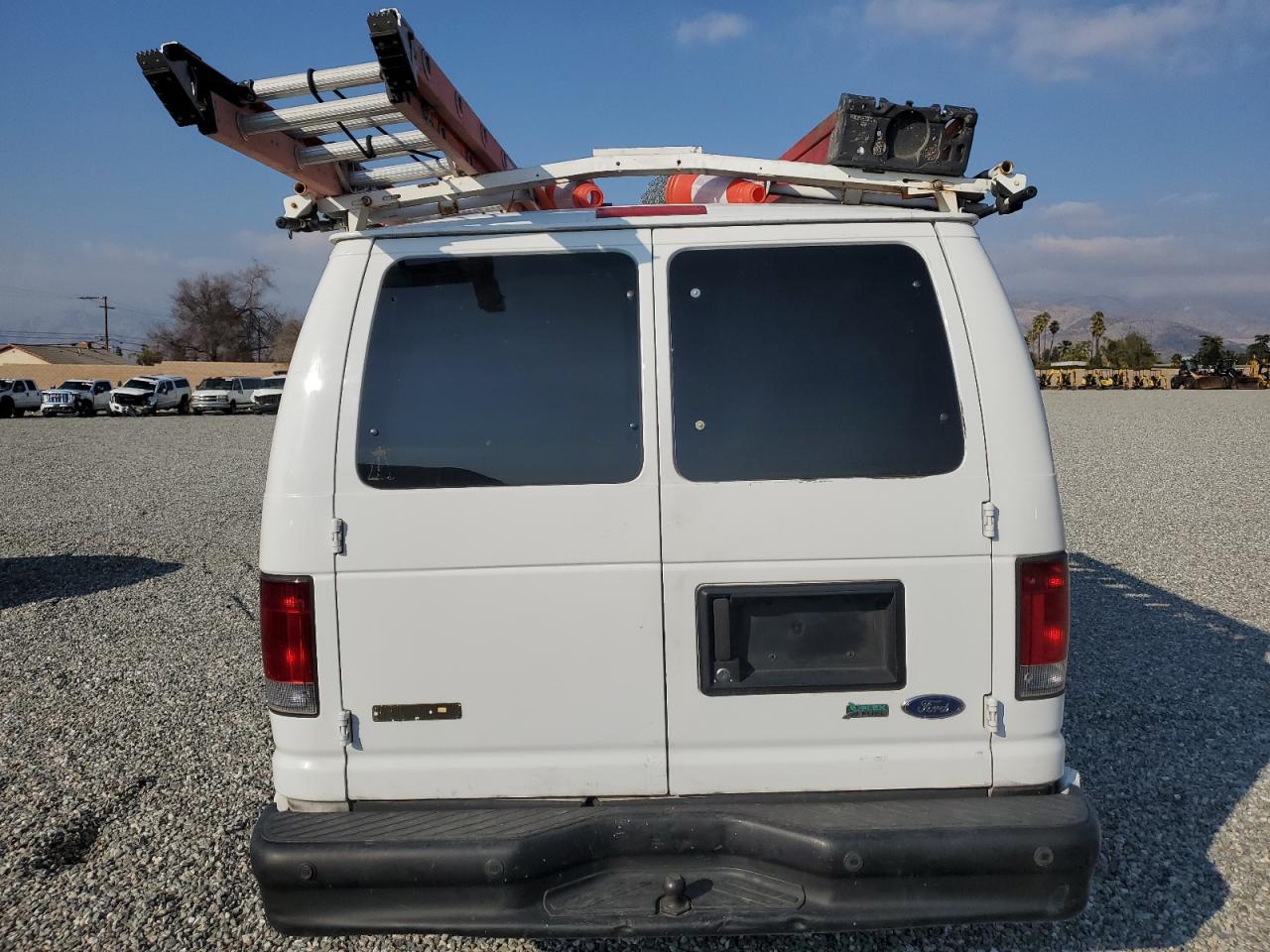 2010 Ford Econoline - Image 6
