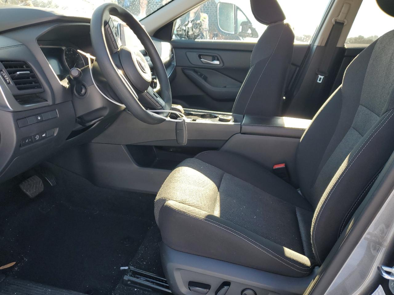 2024 Nissan Rogue - Image 7