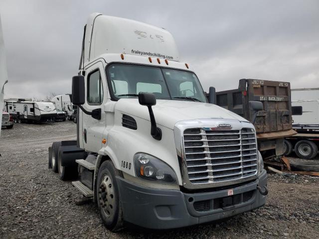 2016 Freightliner Cascadia 113 