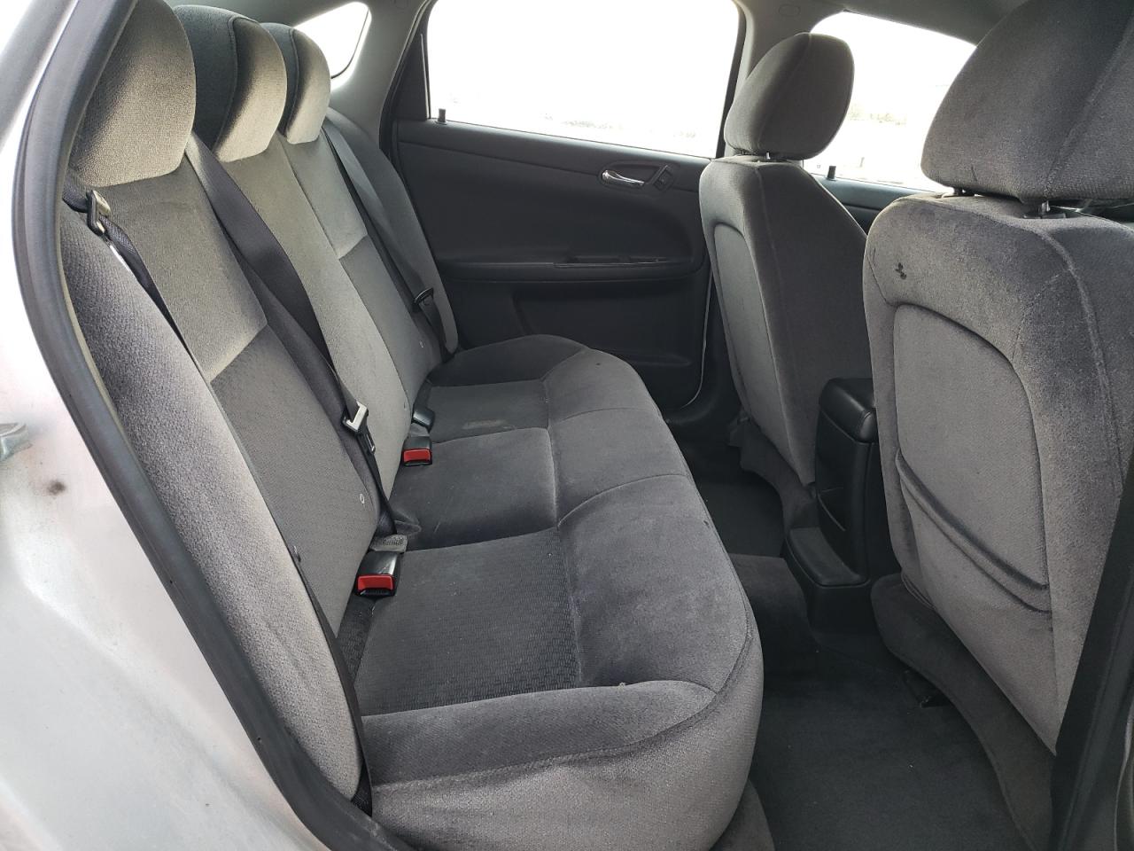 2009 Chevrolet Impala - Image 10