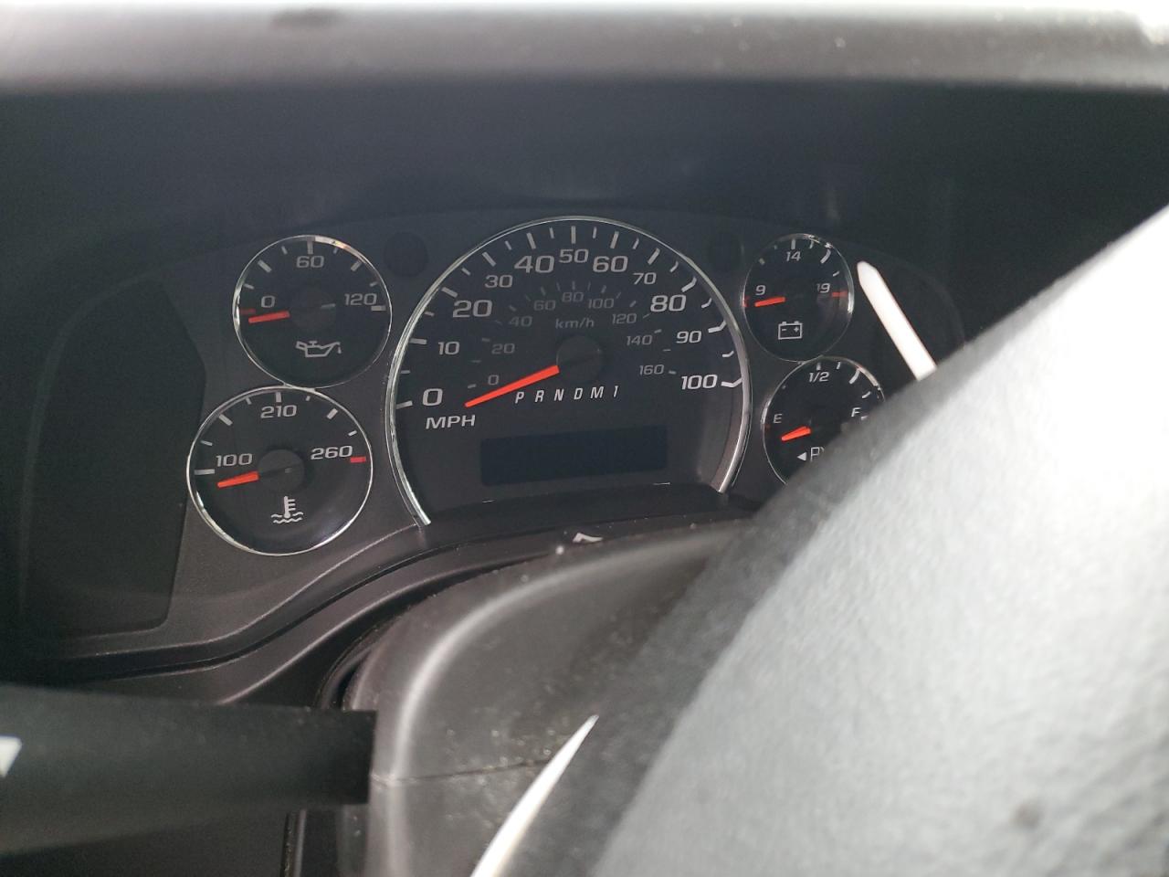2010 Chevrolet Express - Image 9
