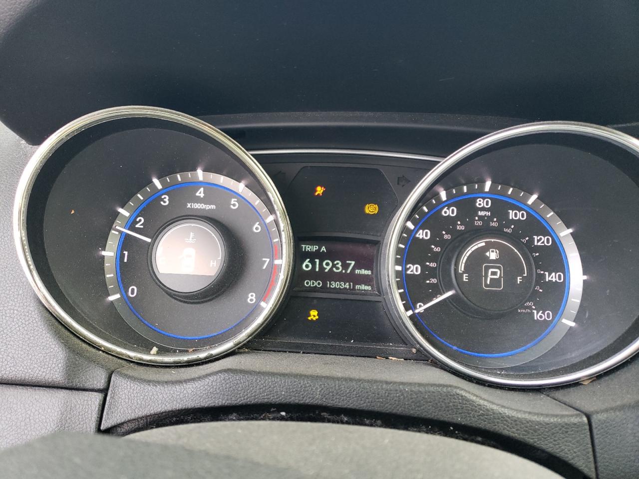 2011 Hyundai Sonata - Image 9