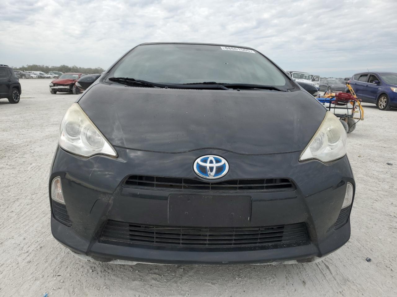 2014 Toyota Prius c - Image 5