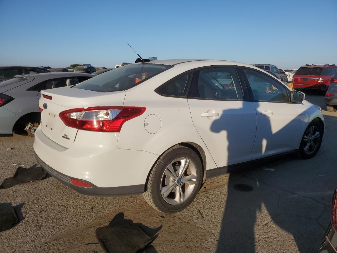 VIN 1FADP3F25DL223698 2013 FORD FOCUS no.3