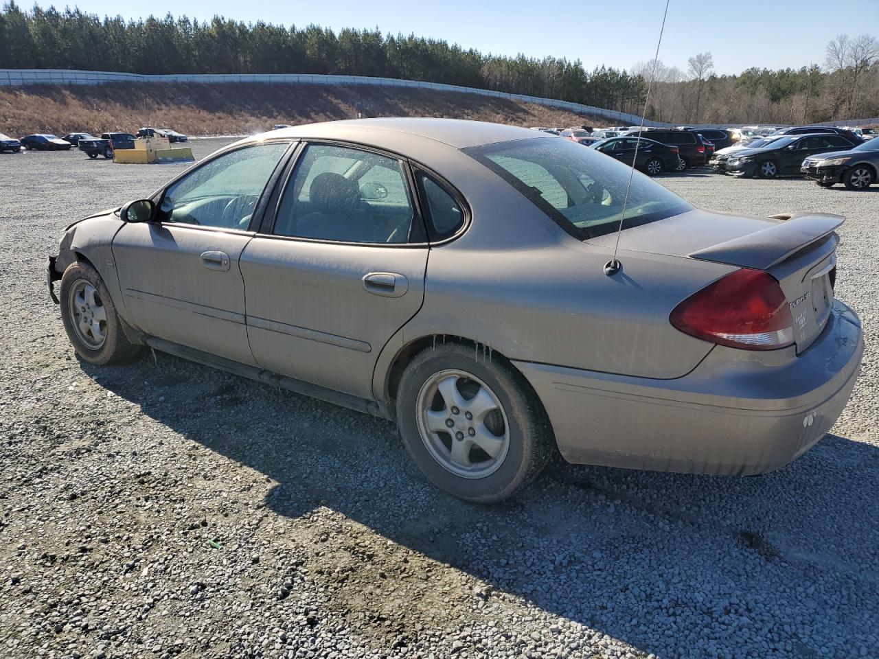 2004 Ford Taurus - Image 2