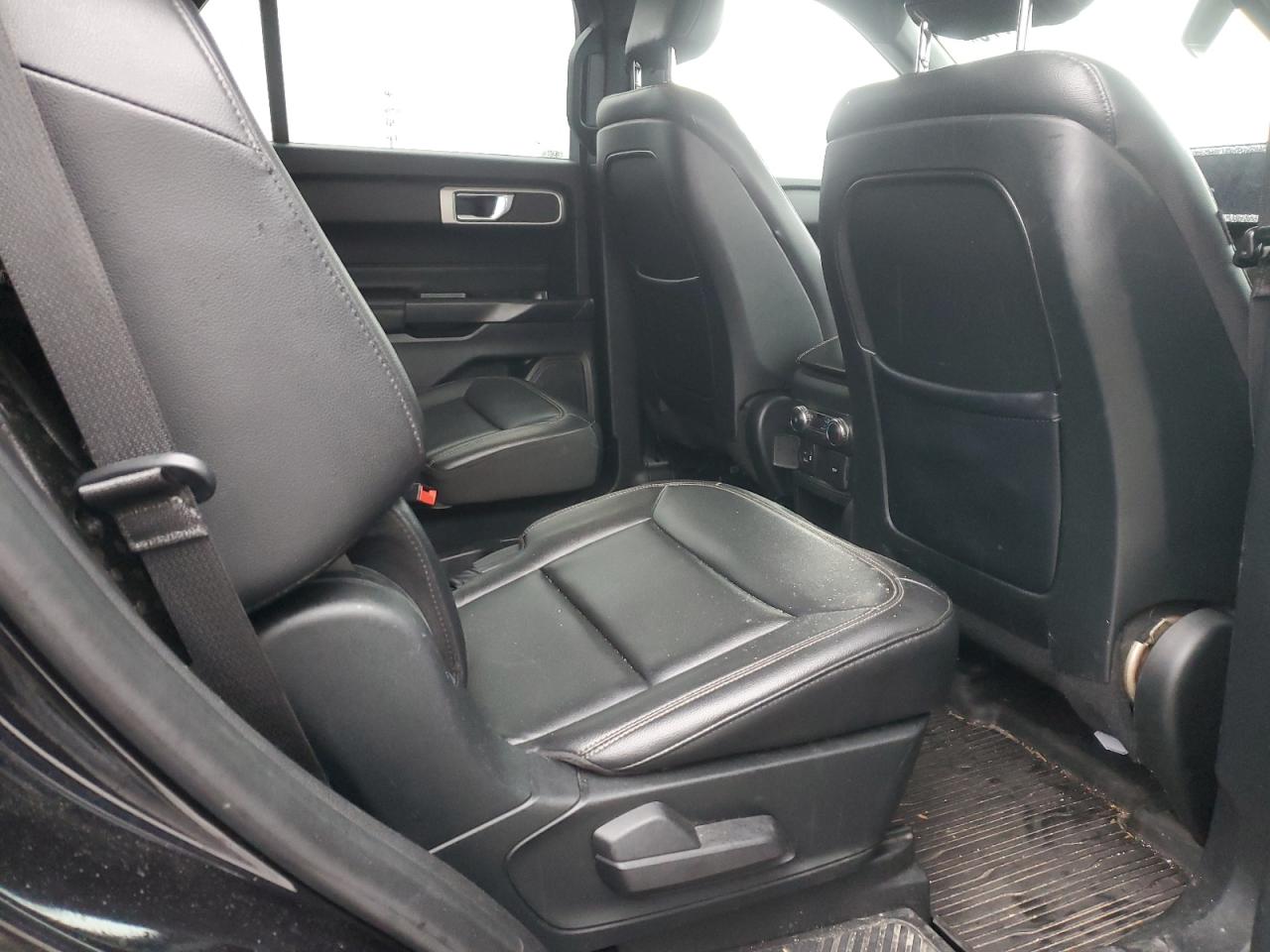2020 Ford Explorer - Image 11