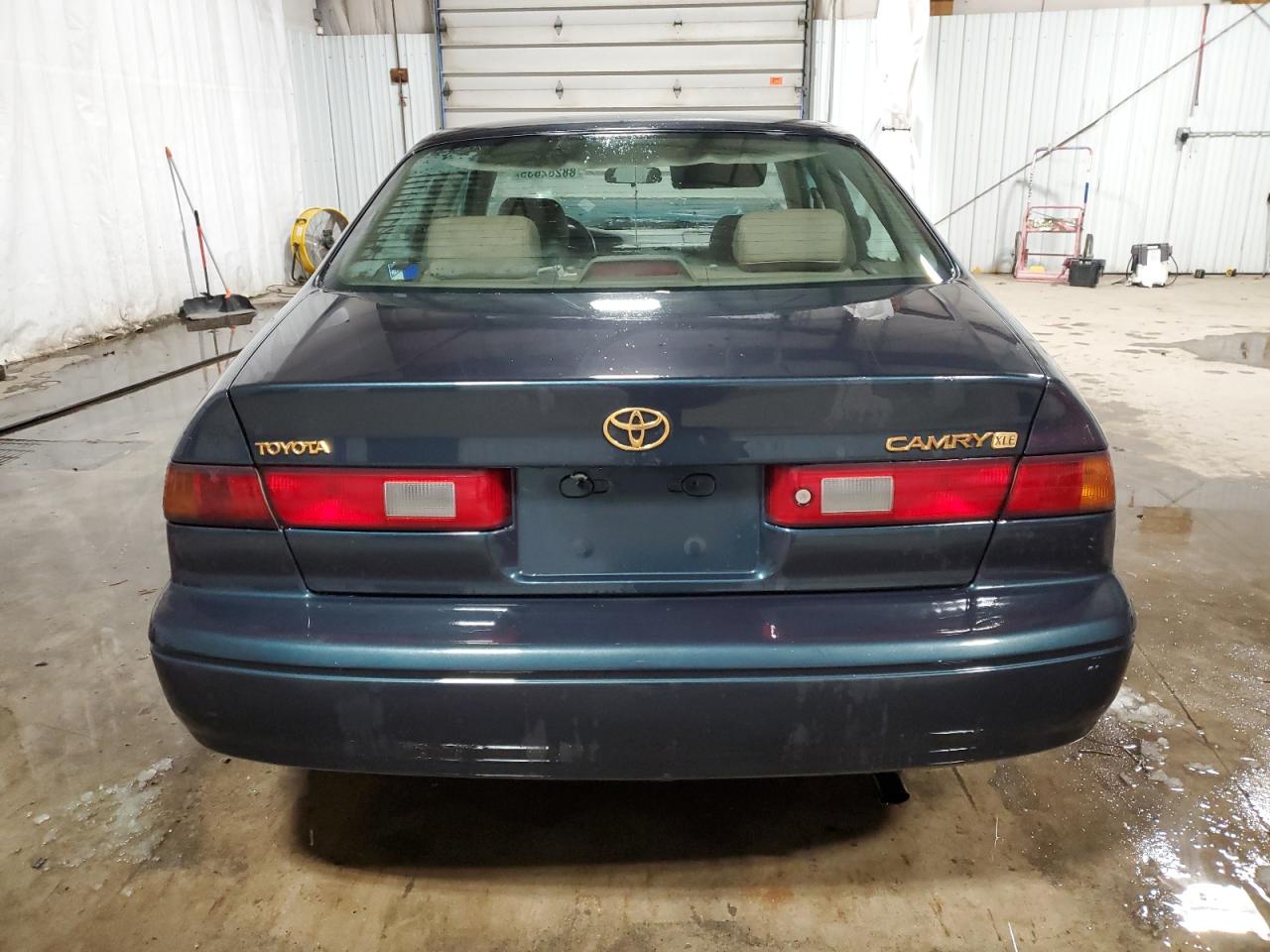 1997 Toyota Camry - Image 6