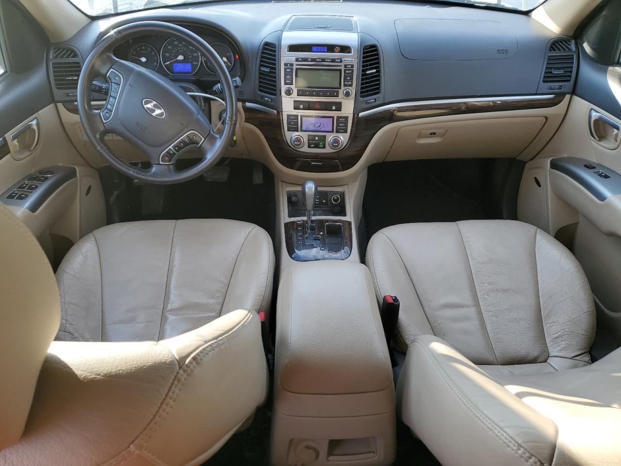 2011 Hyundai Santa Fe - Image 8