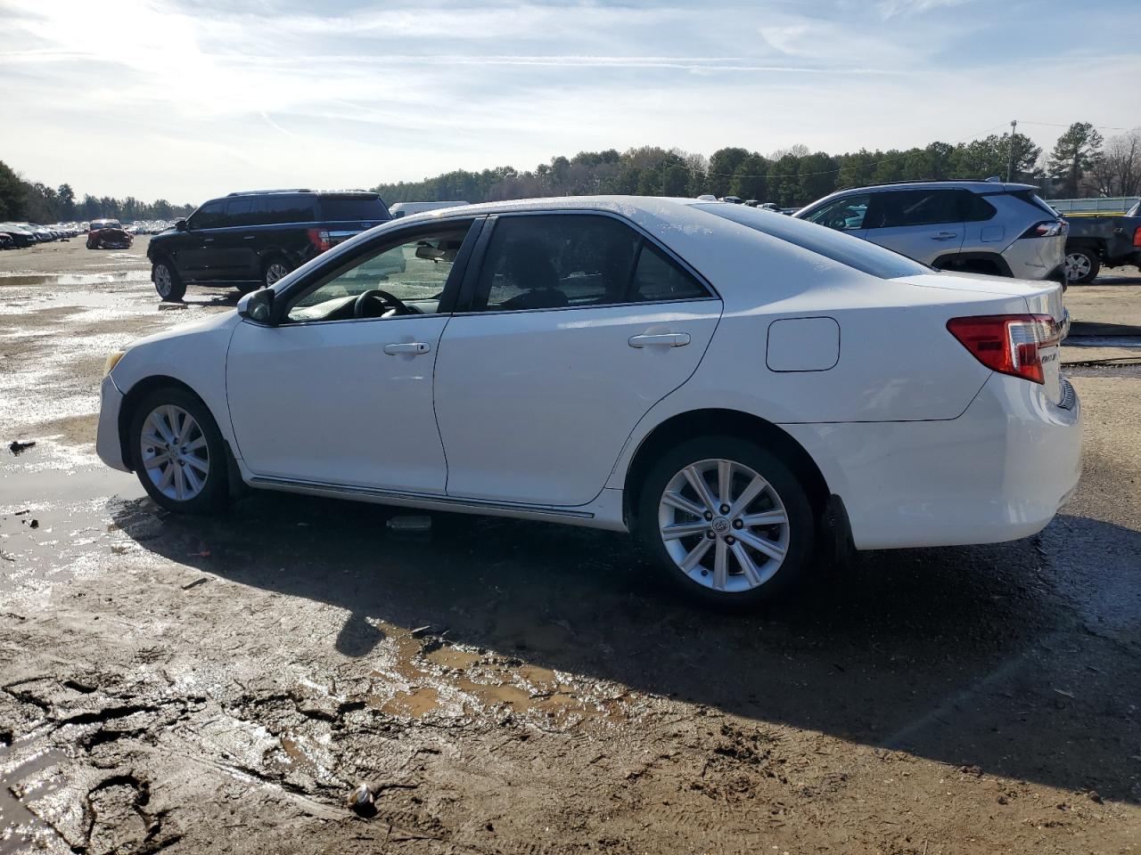 2014 Toyota Camry - Image 2