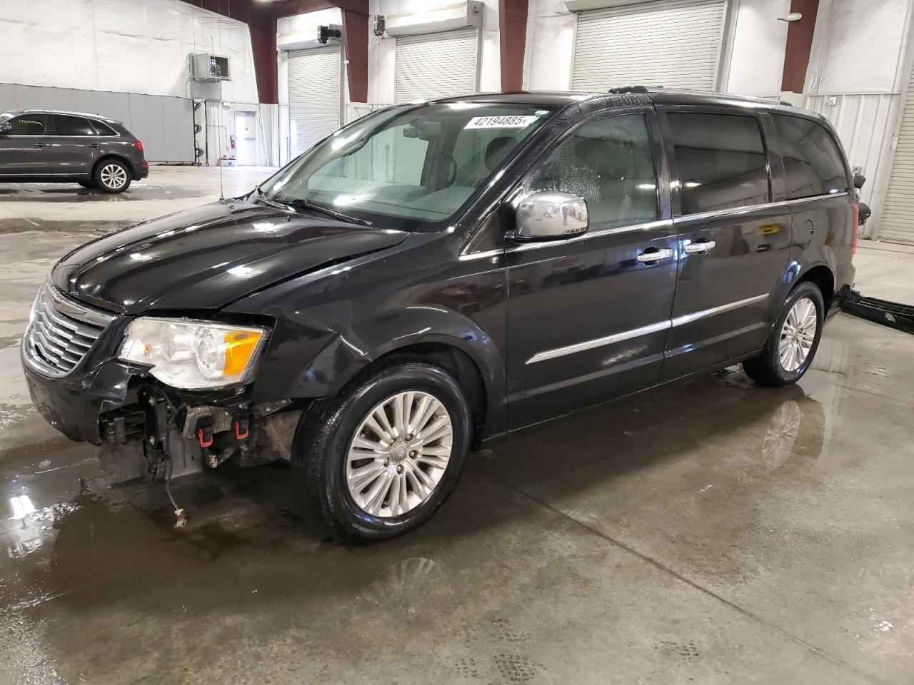 2013 Chrysler Town & Country - Image 1