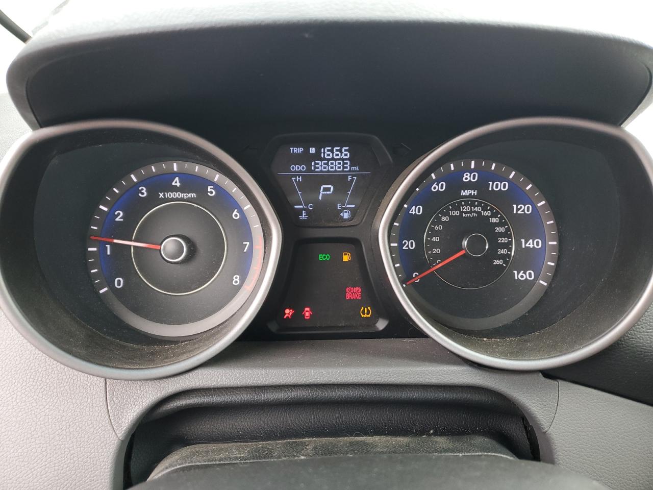 2012 Hyundai Elantra - Image 9