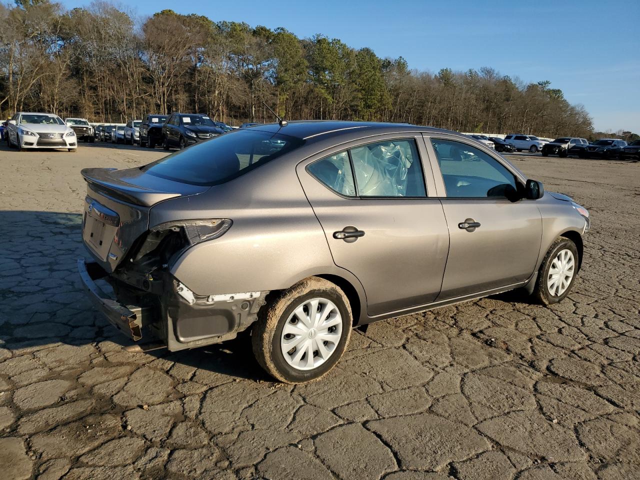 2015 Nissan Versa - Image 3