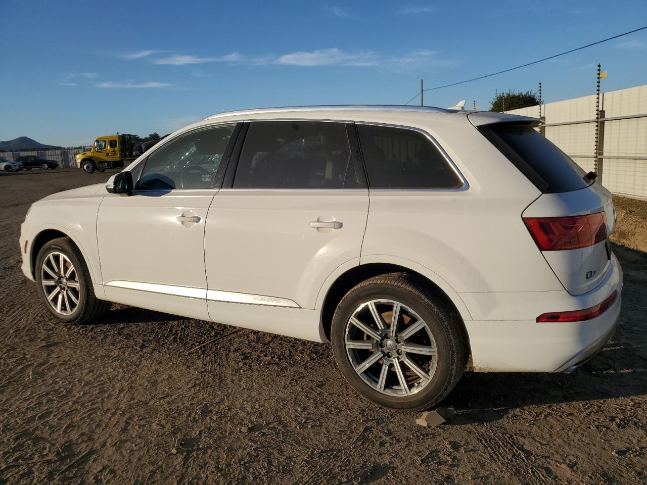 VIN WA1LHAF7XKD022612 2019 AUDI Q7 no.2