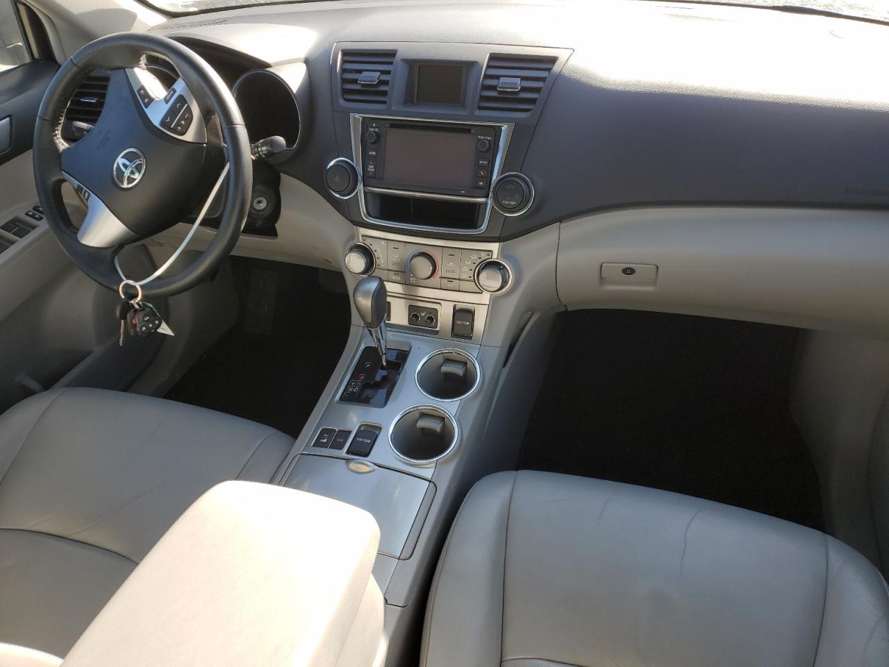 2013 Toyota Highlander - Image 8
