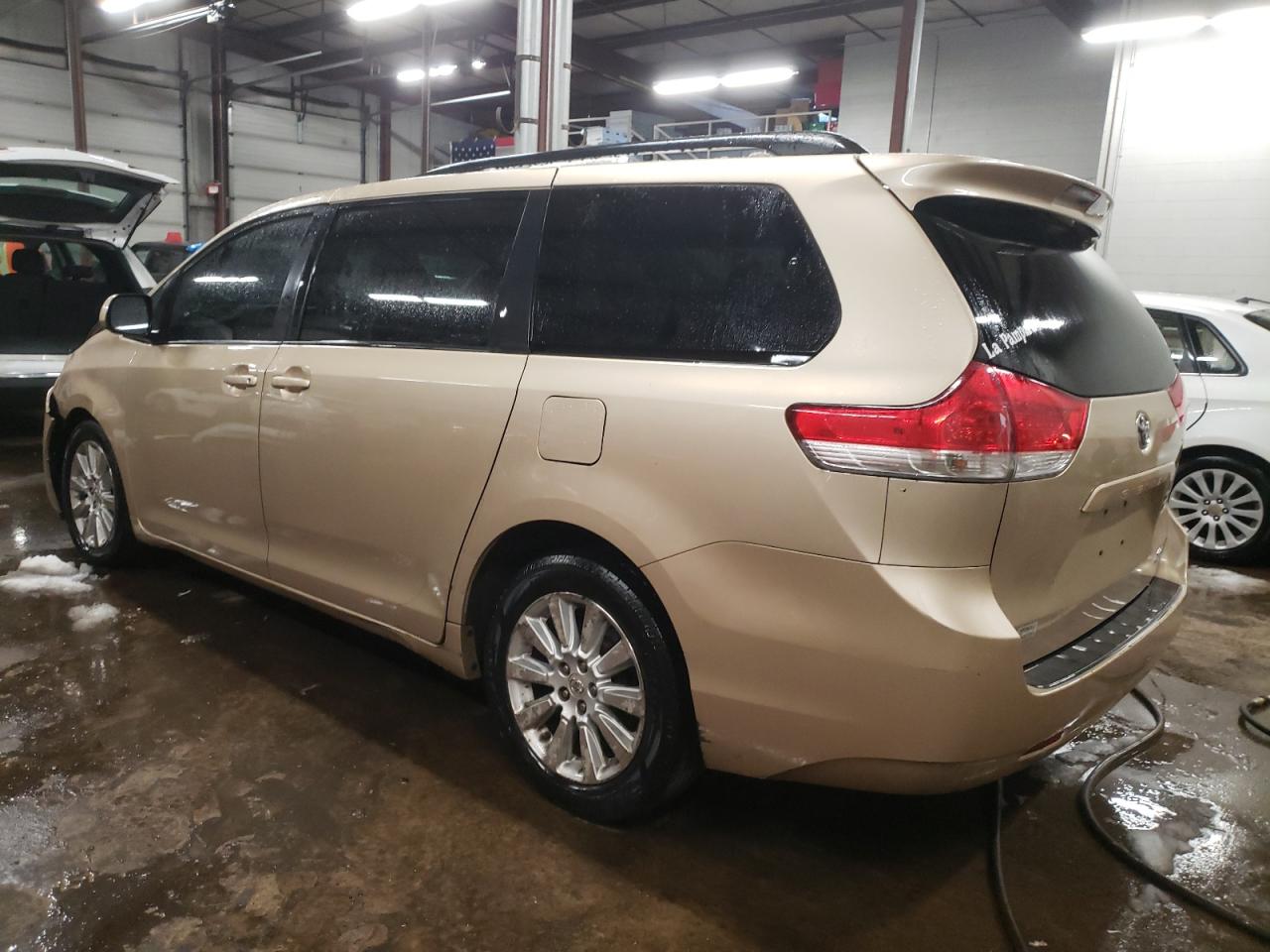 2011 Toyota Sienna - Image 2