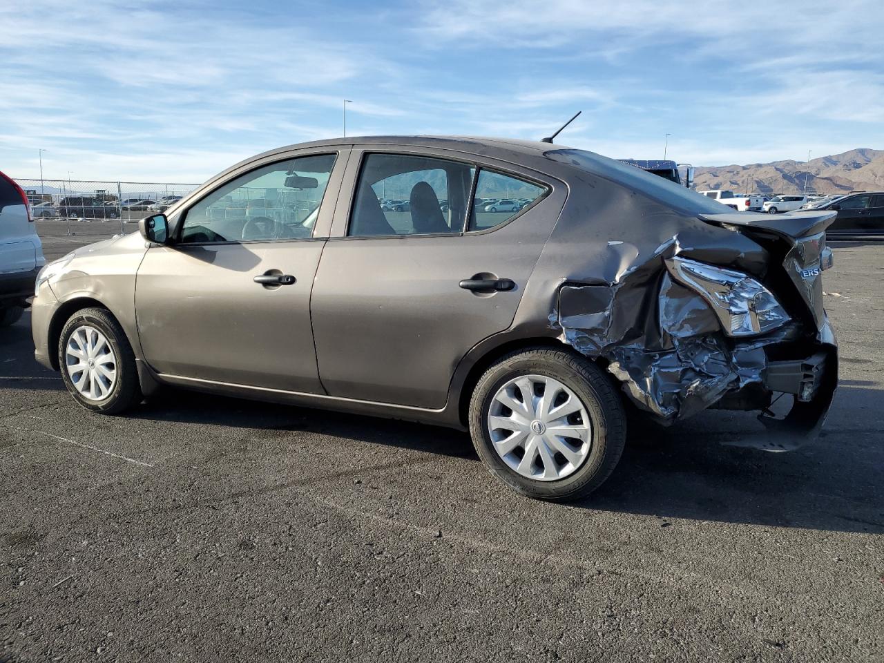 2016 Nissan Versa - Image 2