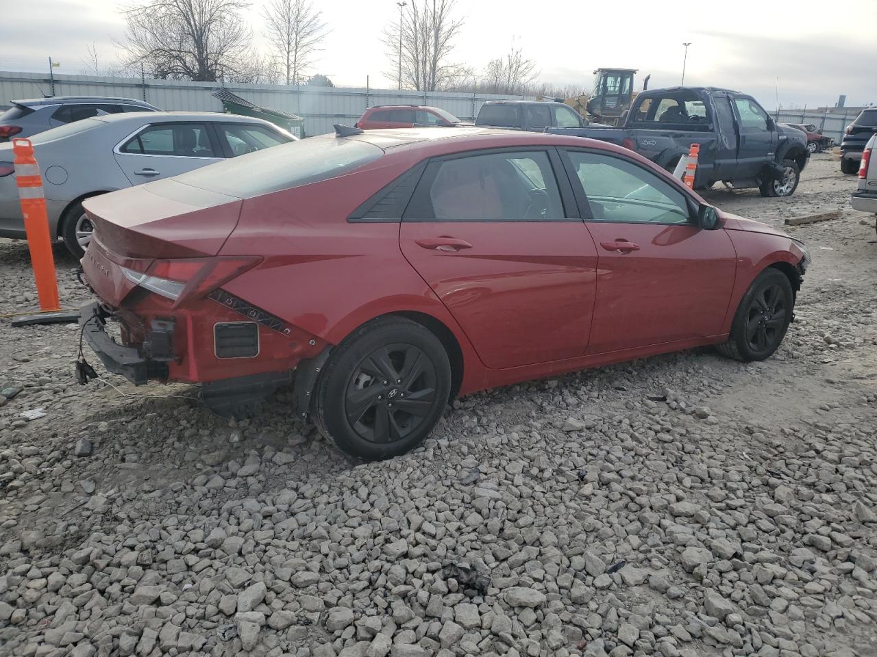 2022 Hyundai Elantra - Image 3