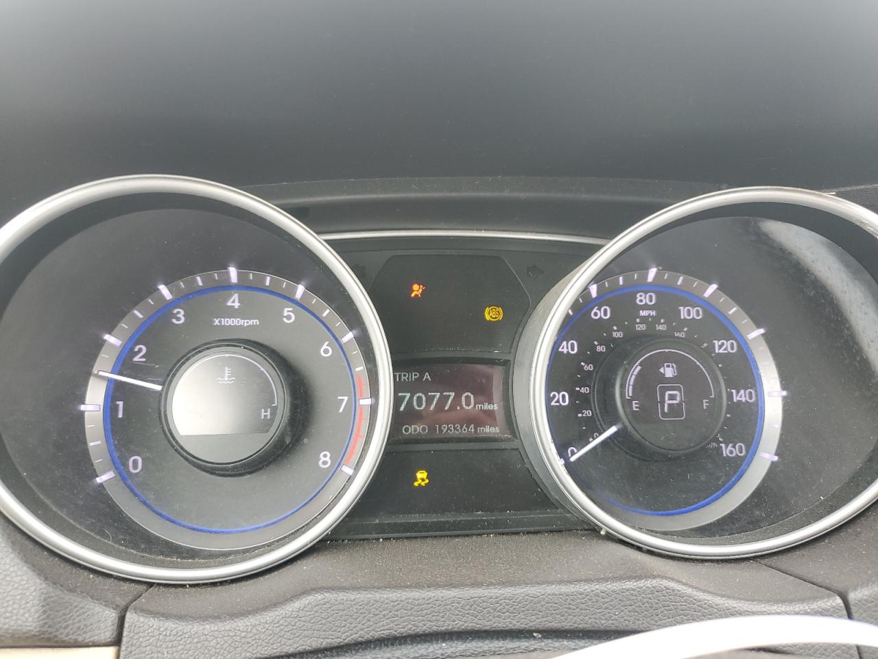 2011 Hyundai Sonata - Image 9
