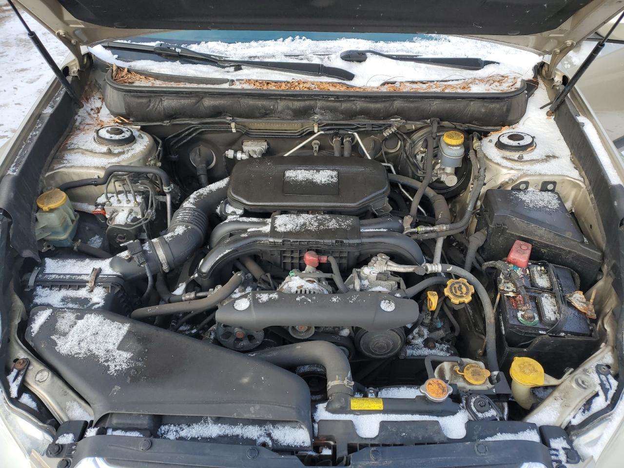 2010 Subaru Outback - Image 11