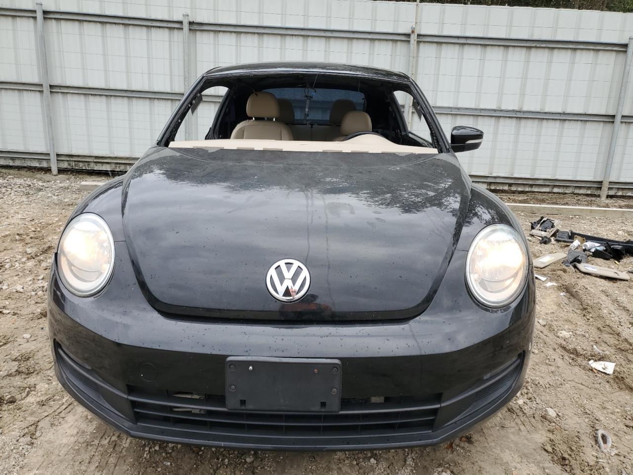 2016 Volkswagen Beetle - Image 5