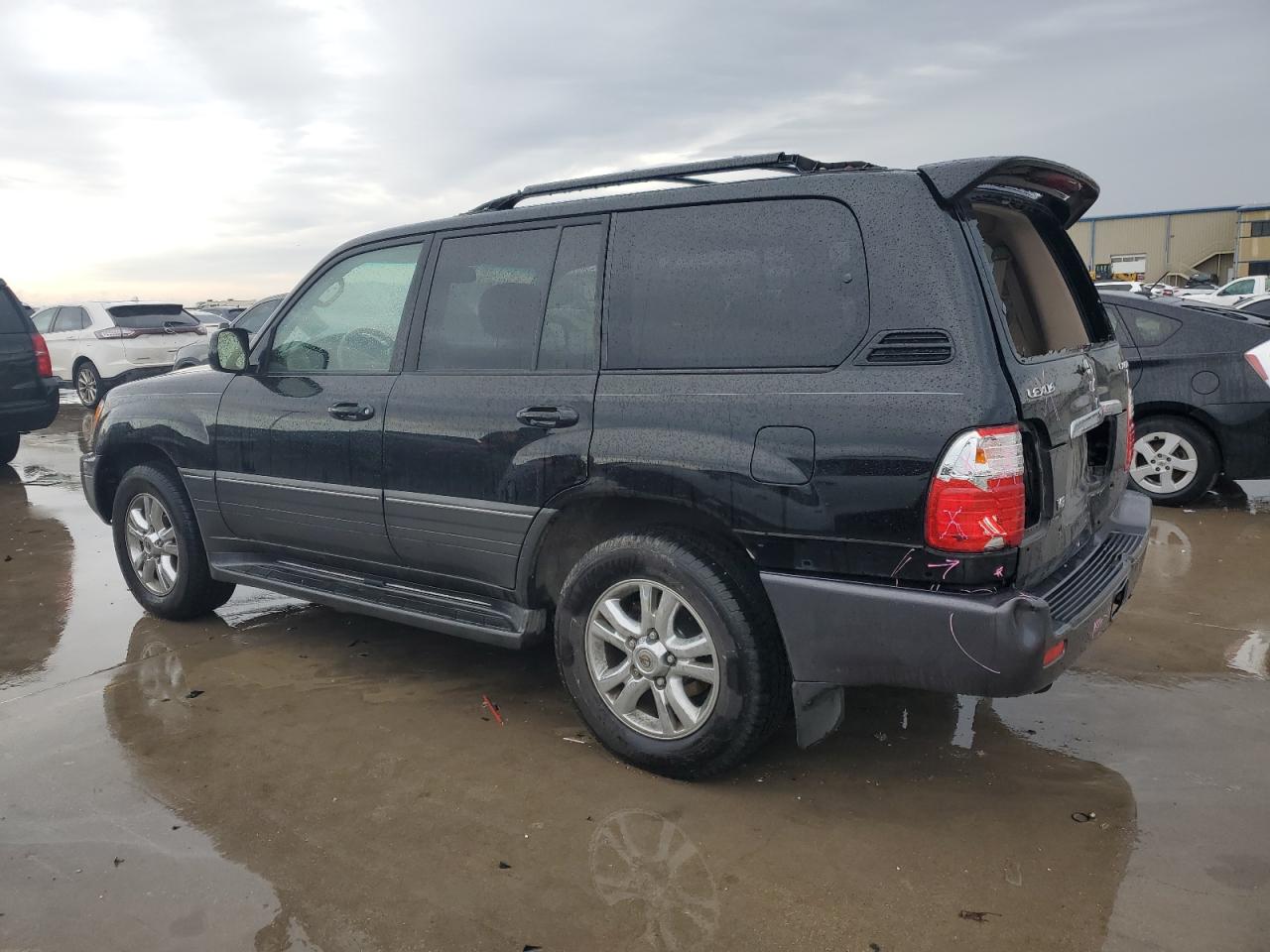 2005 Lexus LX - Image 2