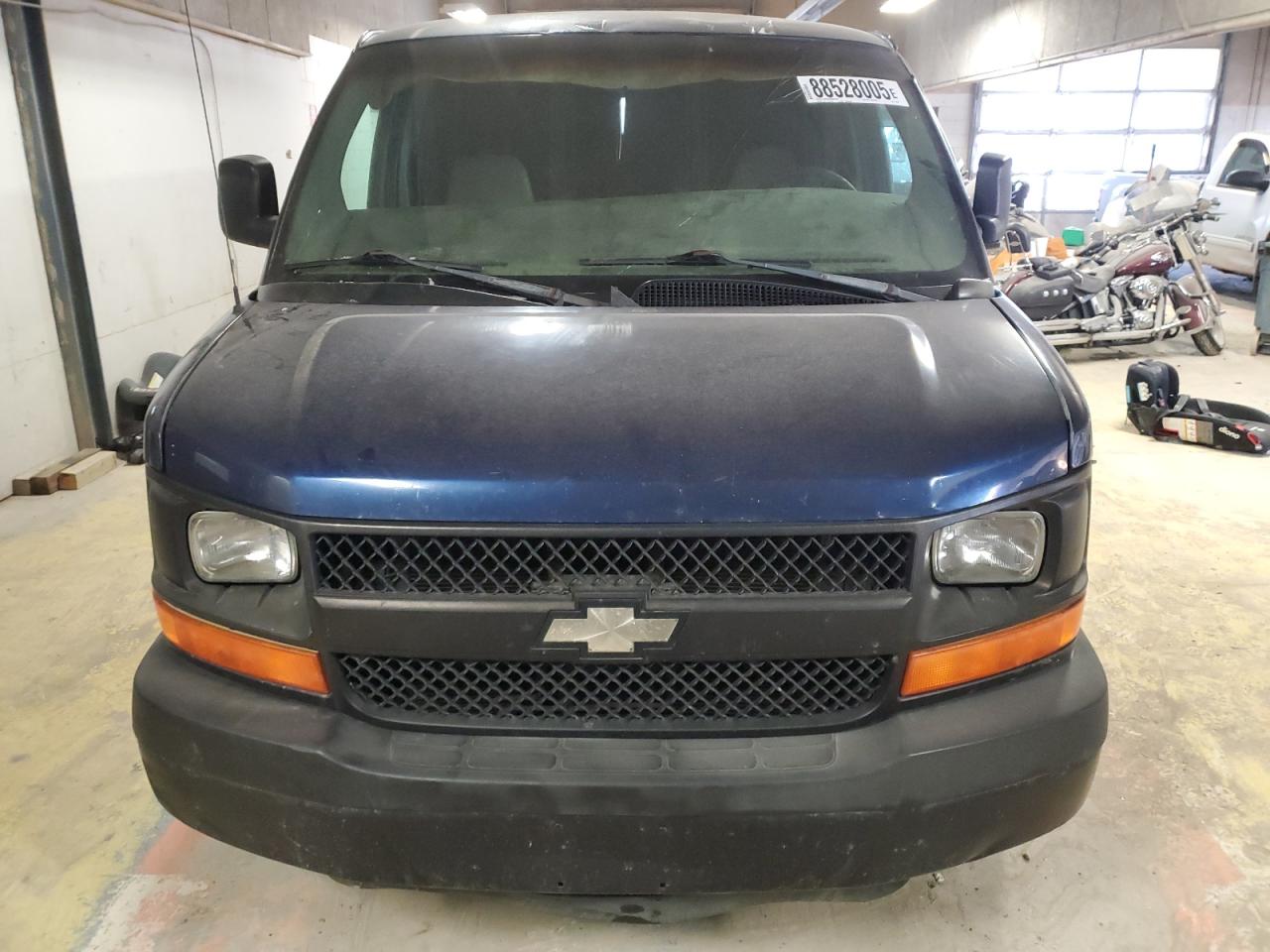 2003 Chevrolet Express - Image 5