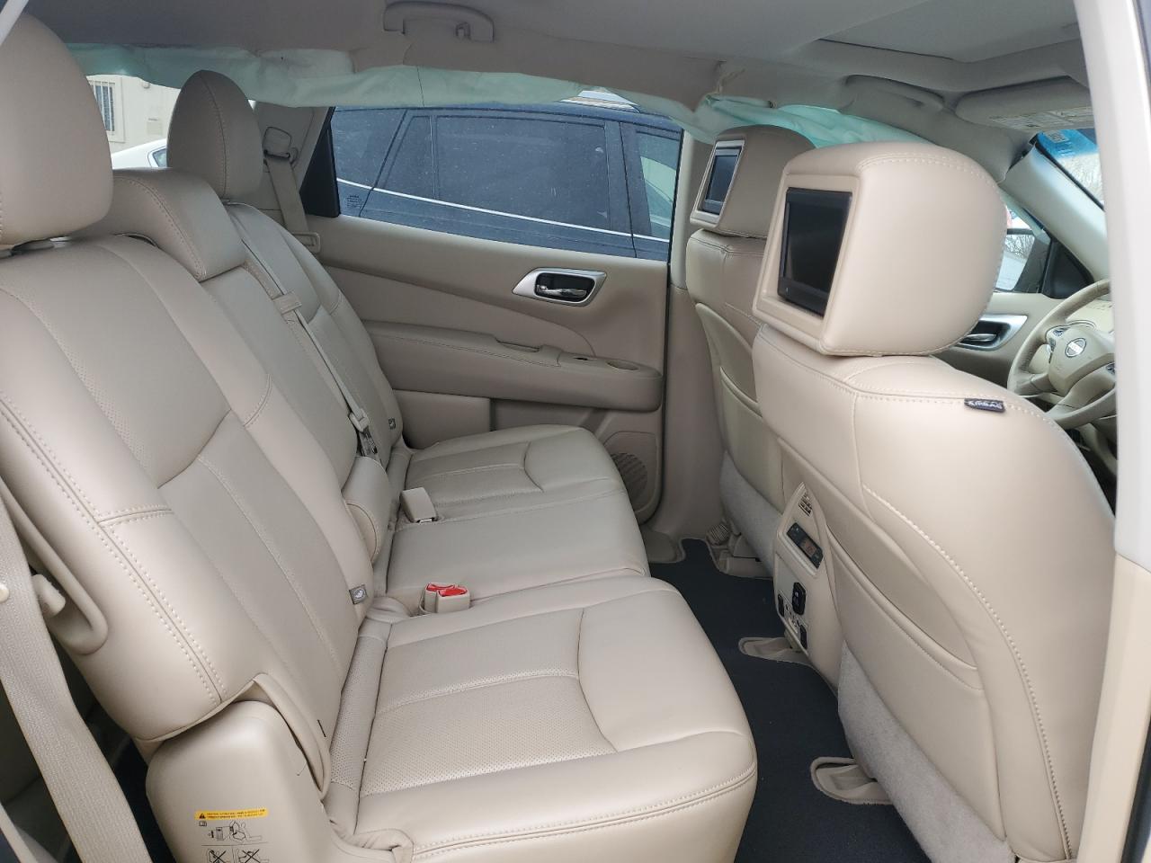 2014 Nissan Pathfinder - Image 11