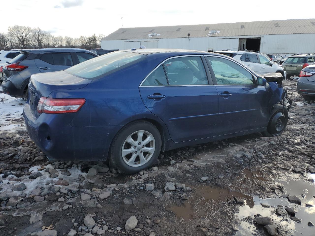 2011 Toyota Camry - Image 3