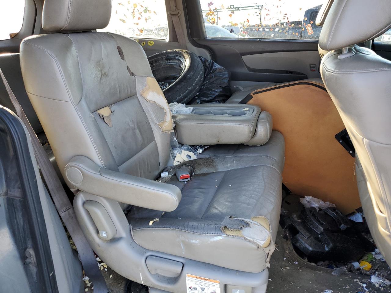 2012 Honda Odyssey - Image 11