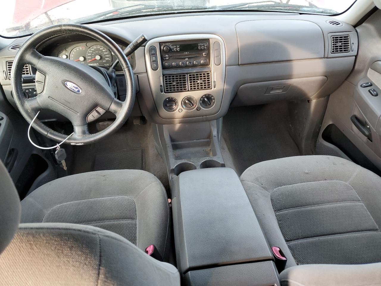 2004 Ford Explorer - Image 8