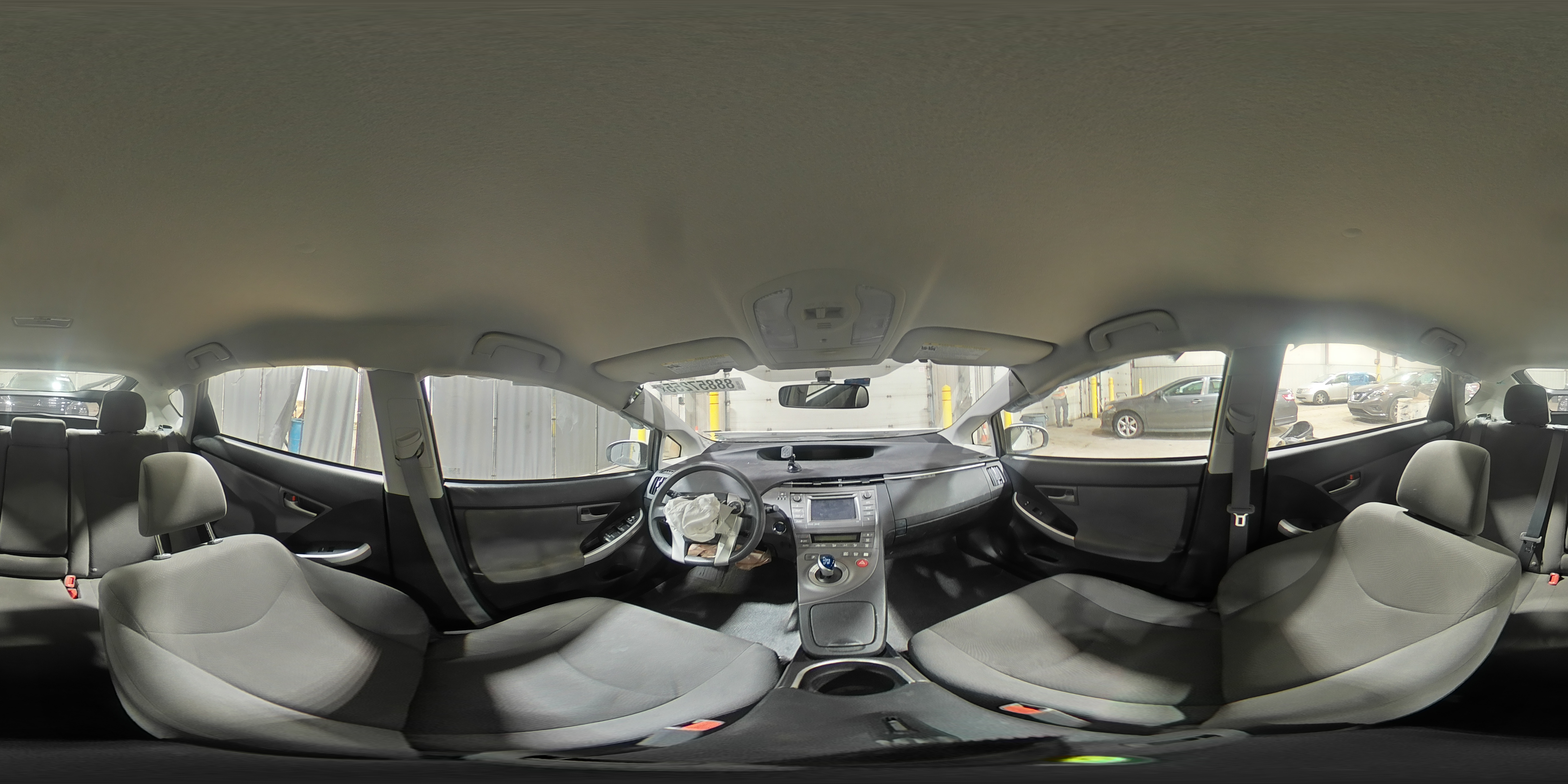2015 Toyota Prius - Image 14