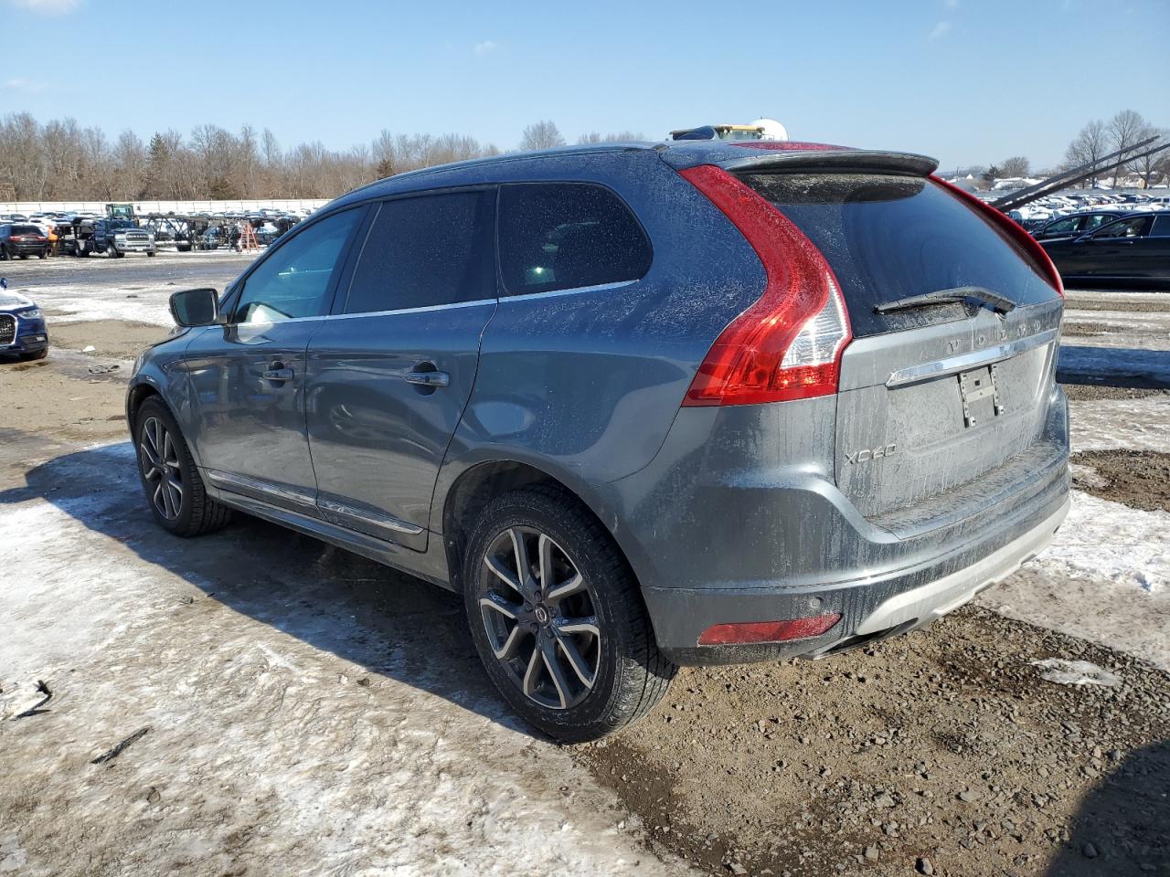 2017 Volvo XC60 - Image 2