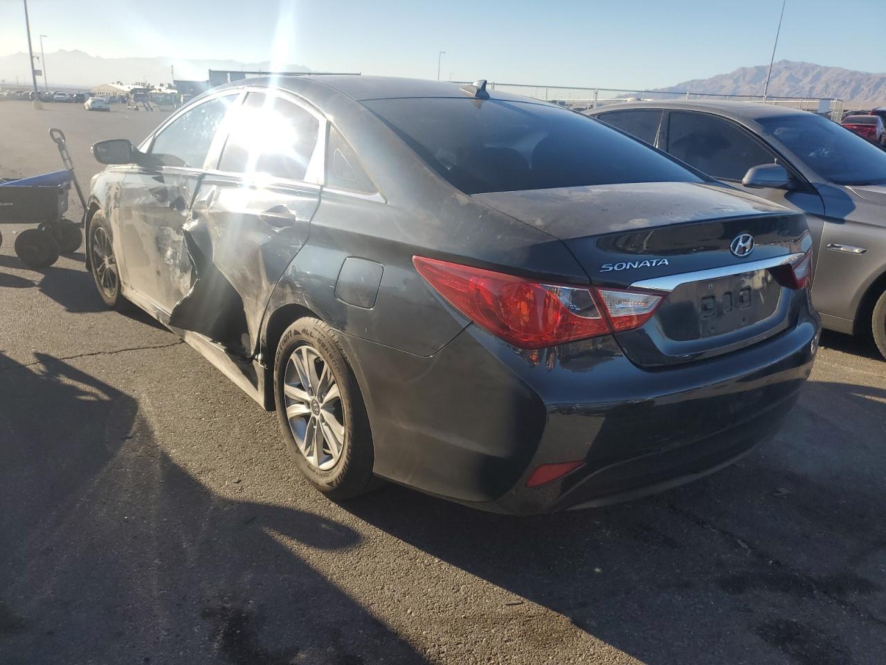 2014 Hyundai Sonata - Image 2