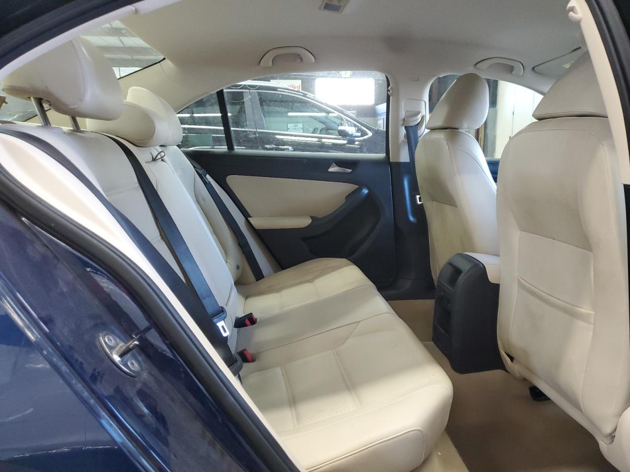 2014 Volkswagen Jetta - Image 10