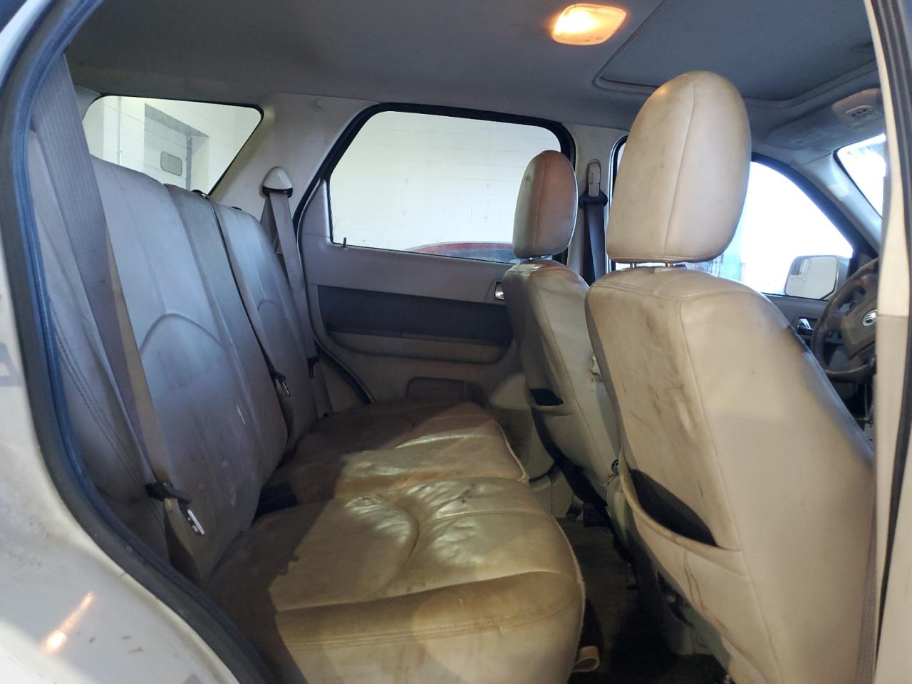2011 Mercury Mariner - Image 11