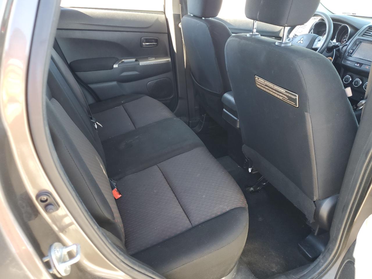 2018 Mitsubishi Outlander - Image 10