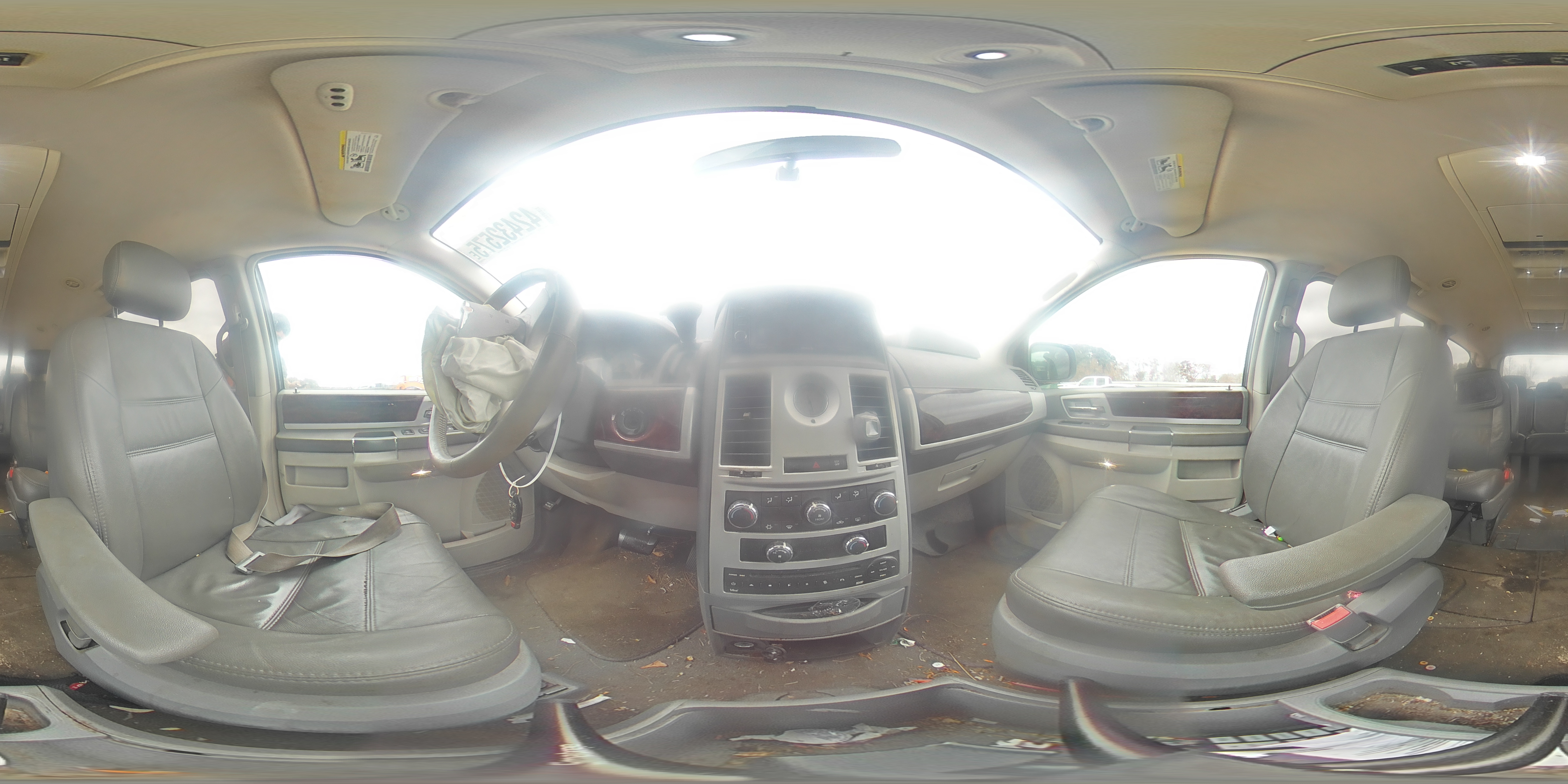 2010 Chrysler Town & Country - Image 13