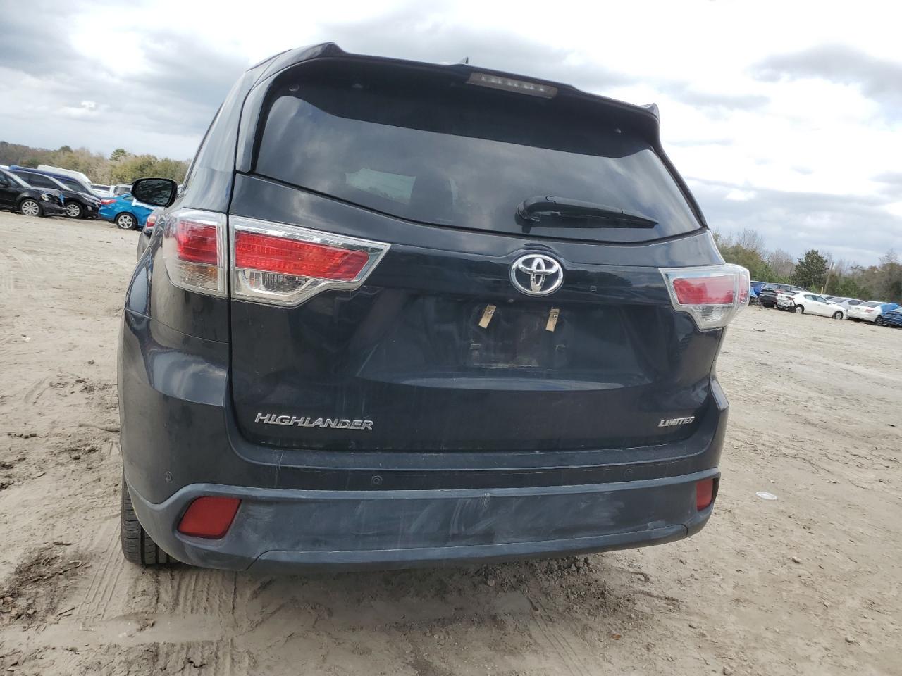 2016 Toyota Highlander - Image 6