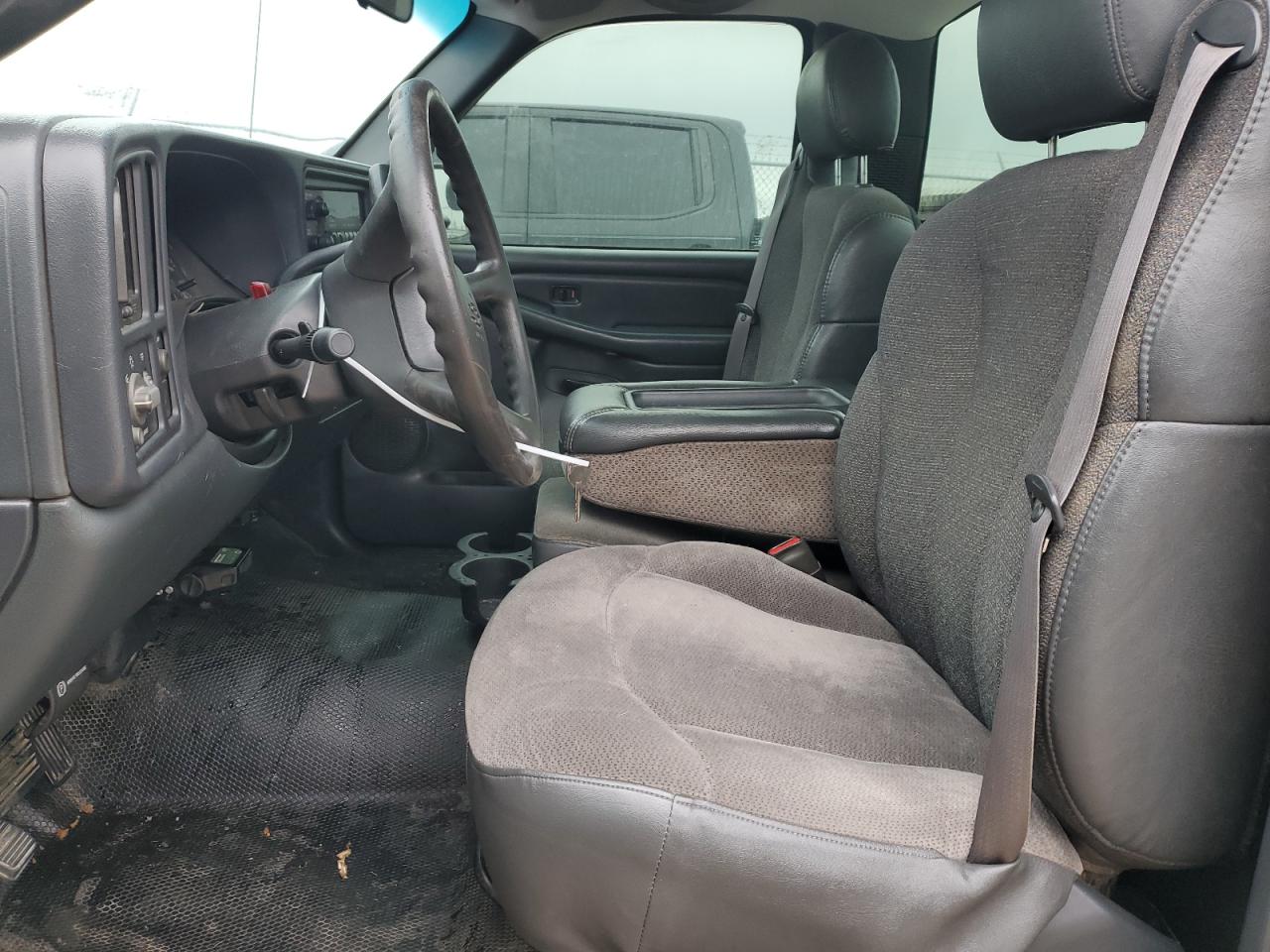 2001 Chevrolet Silverado - Image 7