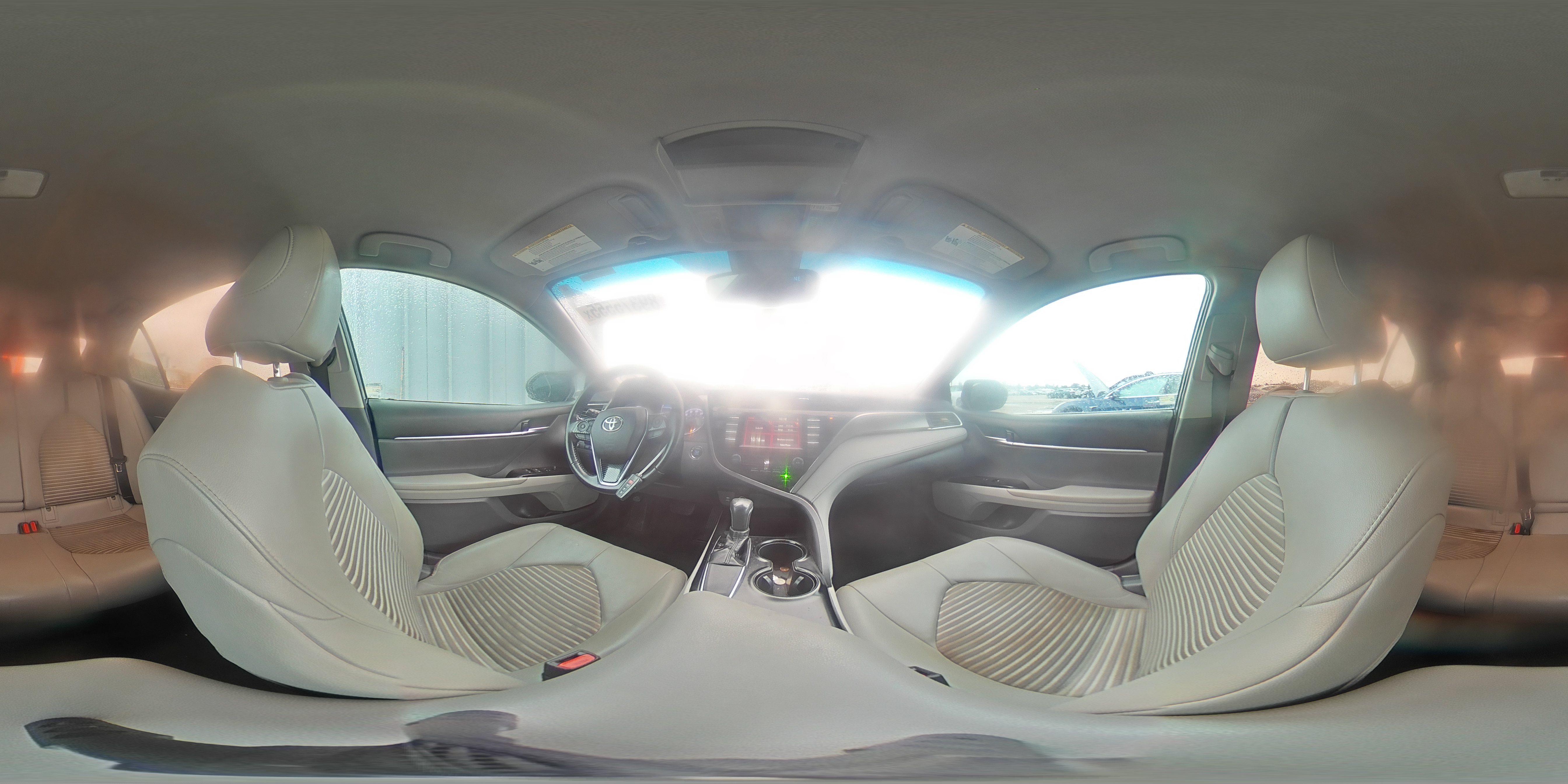 2018 Toyota Camry - Image 12