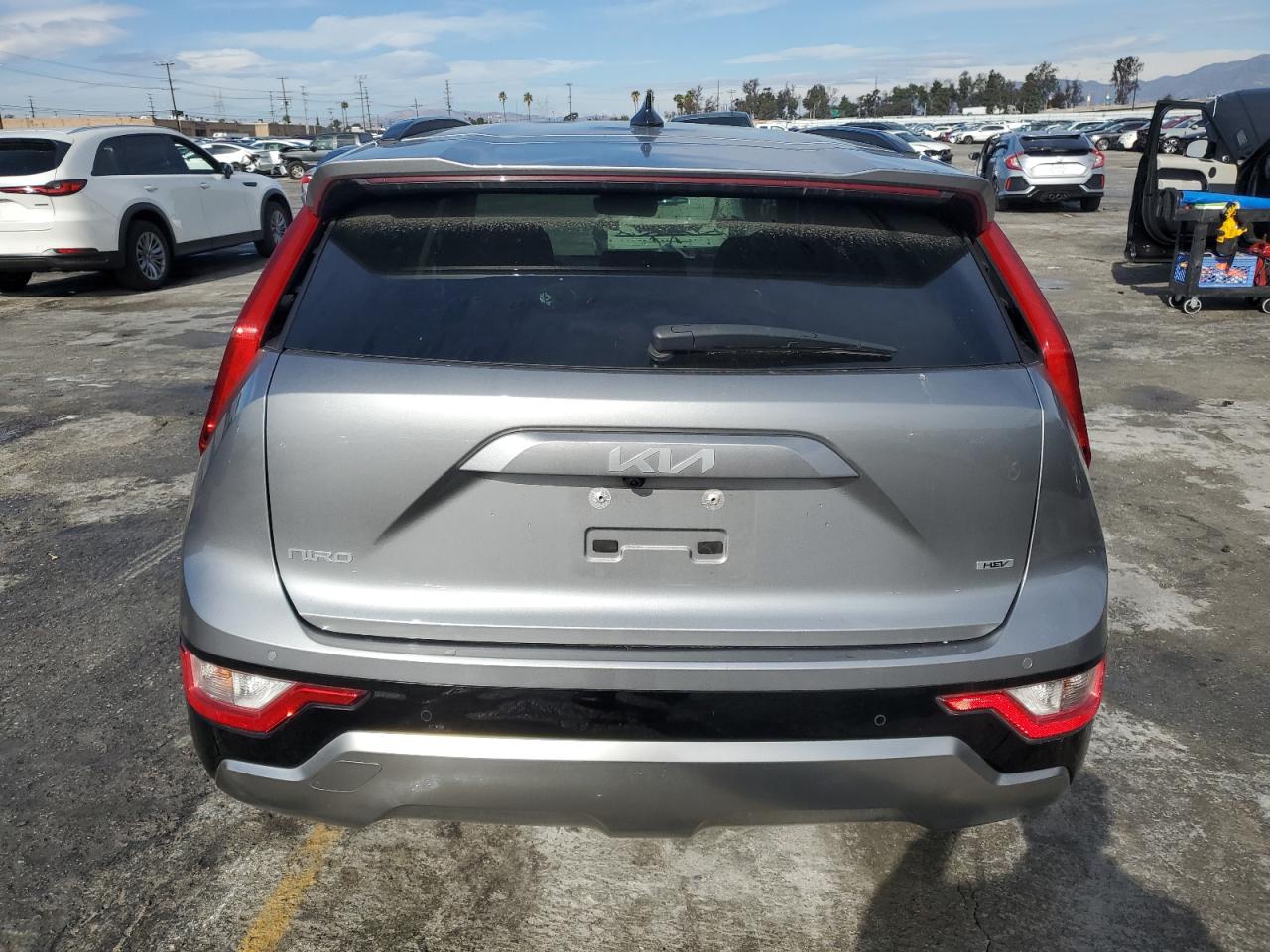 2023 Kia Niro - Image 6