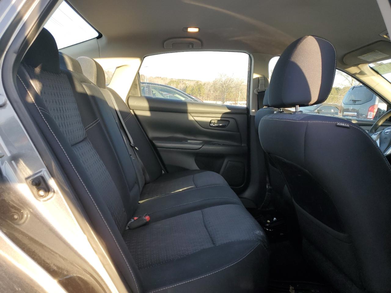 2016 Nissan Altima - Image 10