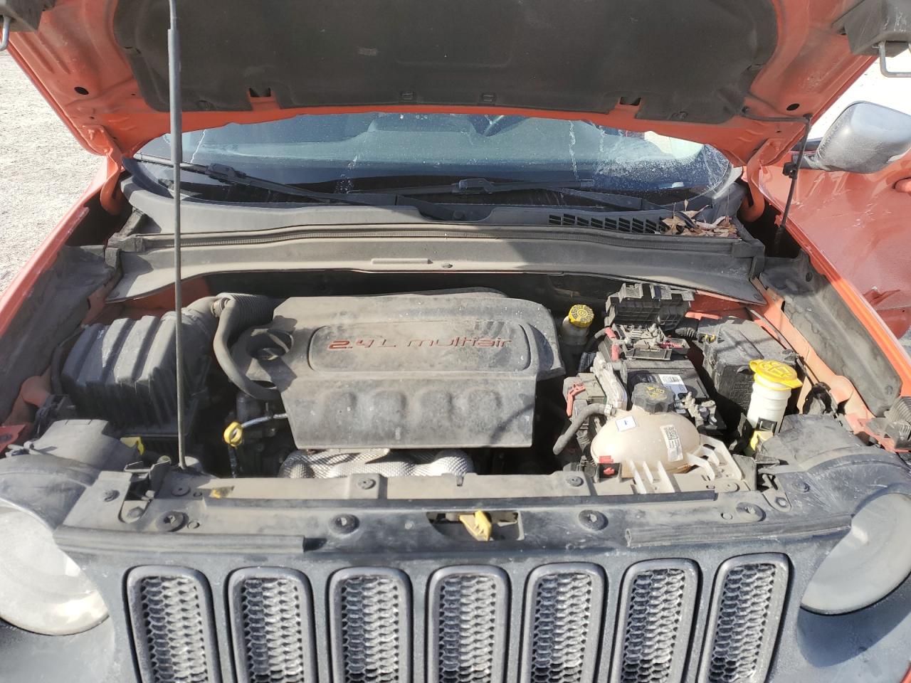 2015 Jeep Renegade - Image 14
