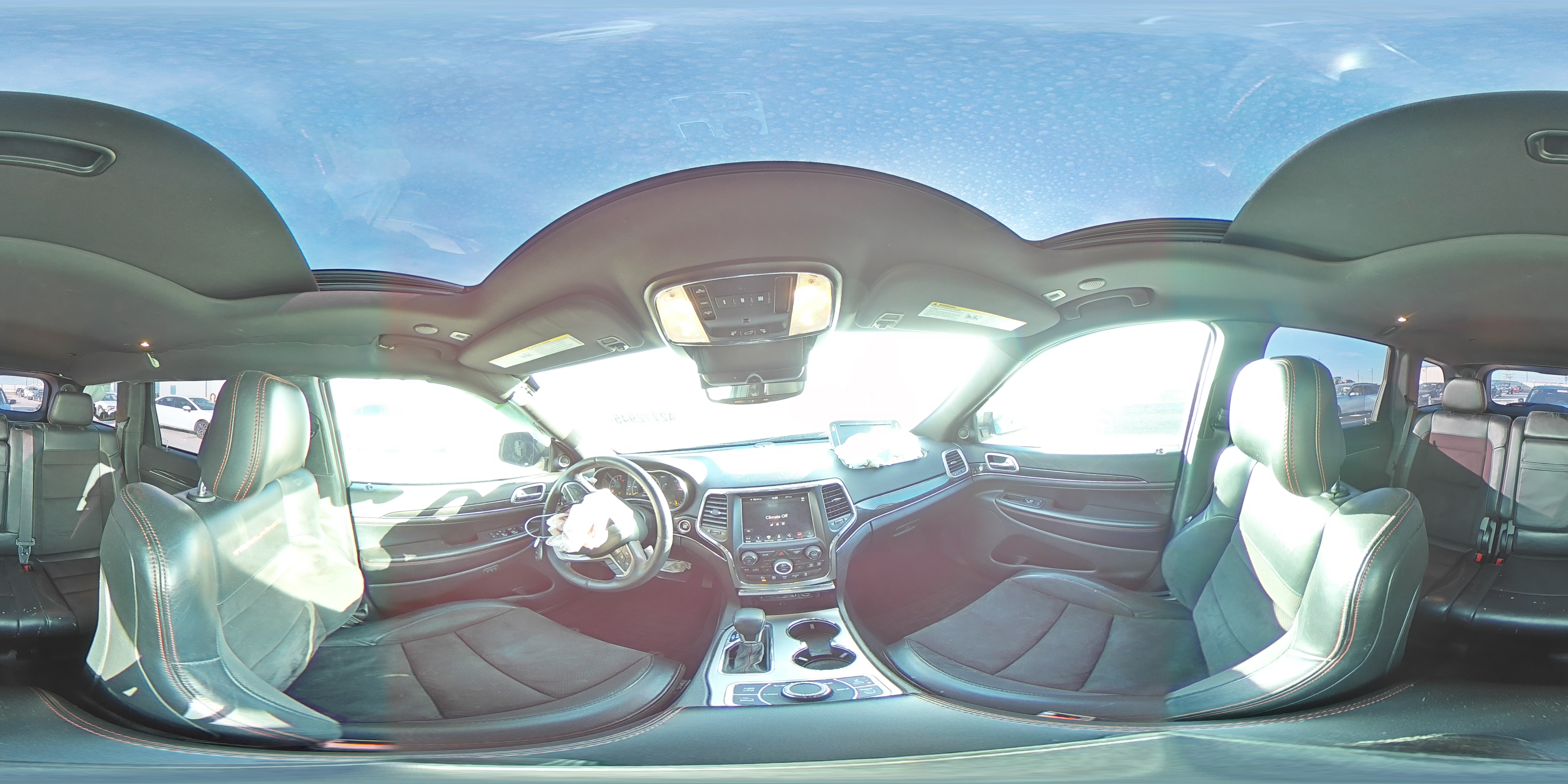 2018 Jeep Grand Cherokee - Image 16
